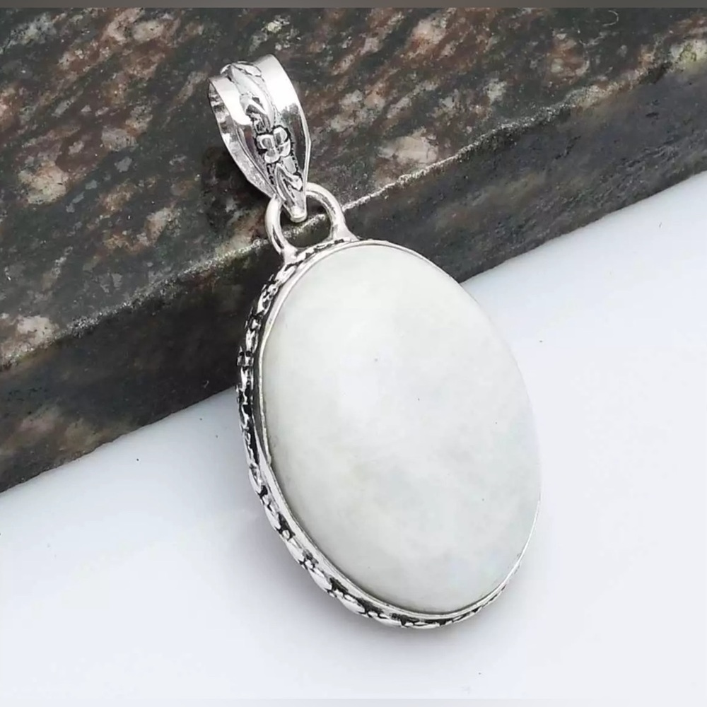 WHITE JASPER